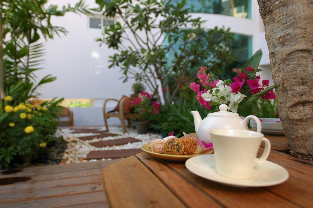 Bansabai Hostelling International Bangkok Exterior photo
