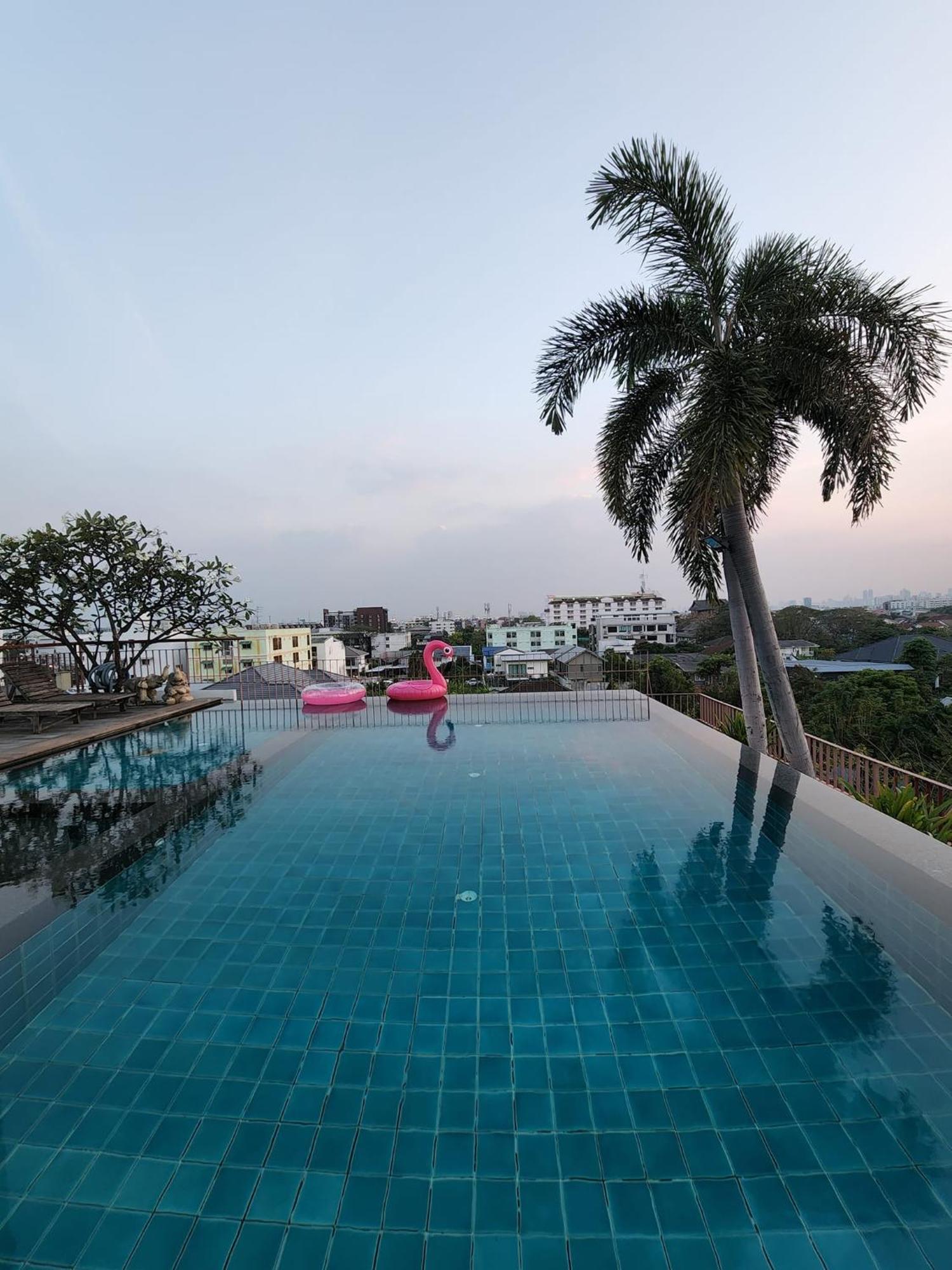Bansabai Hostelling International Bangkok Exterior photo