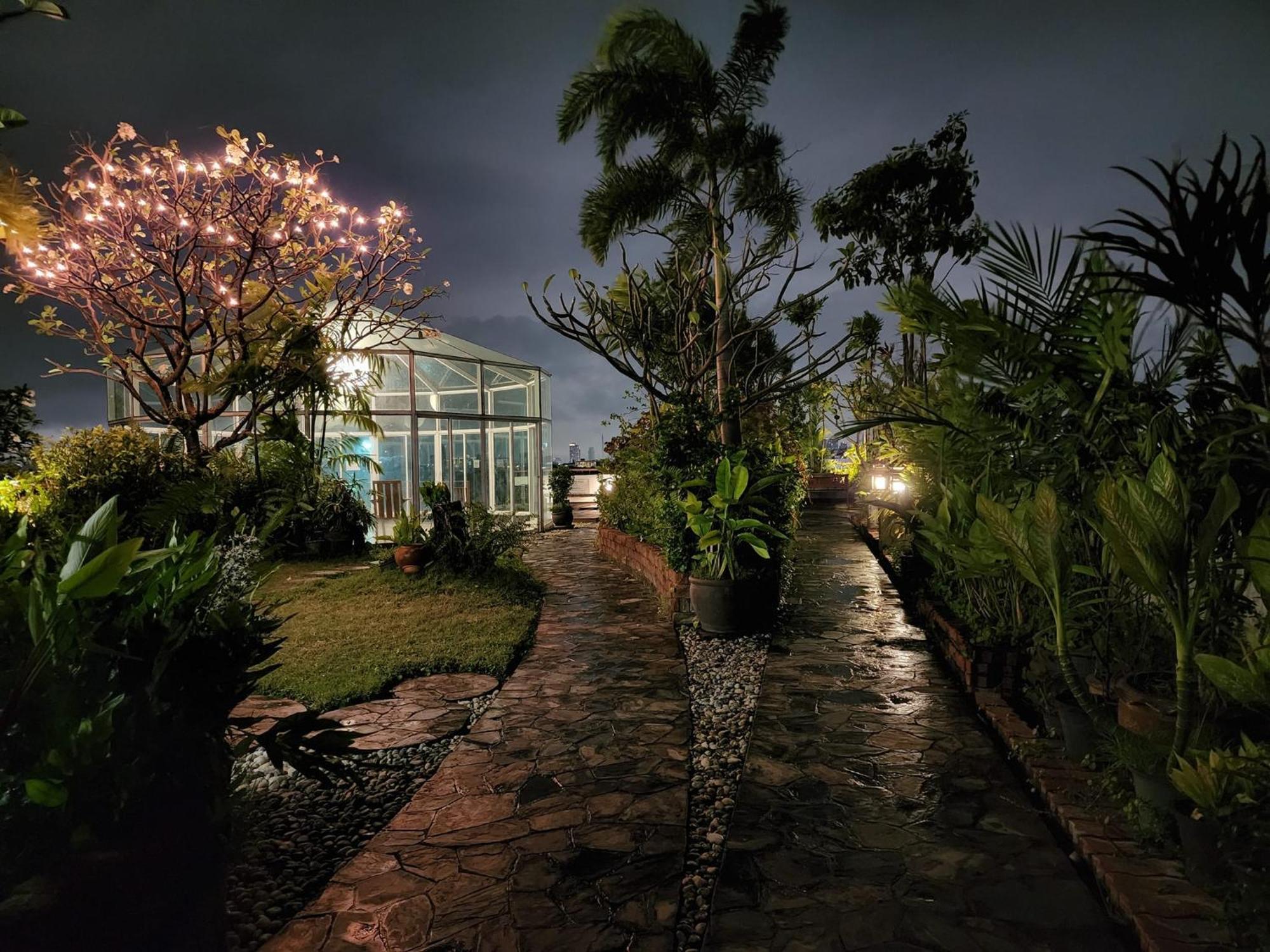 Bansabai Hostelling International Bangkok Exterior photo
