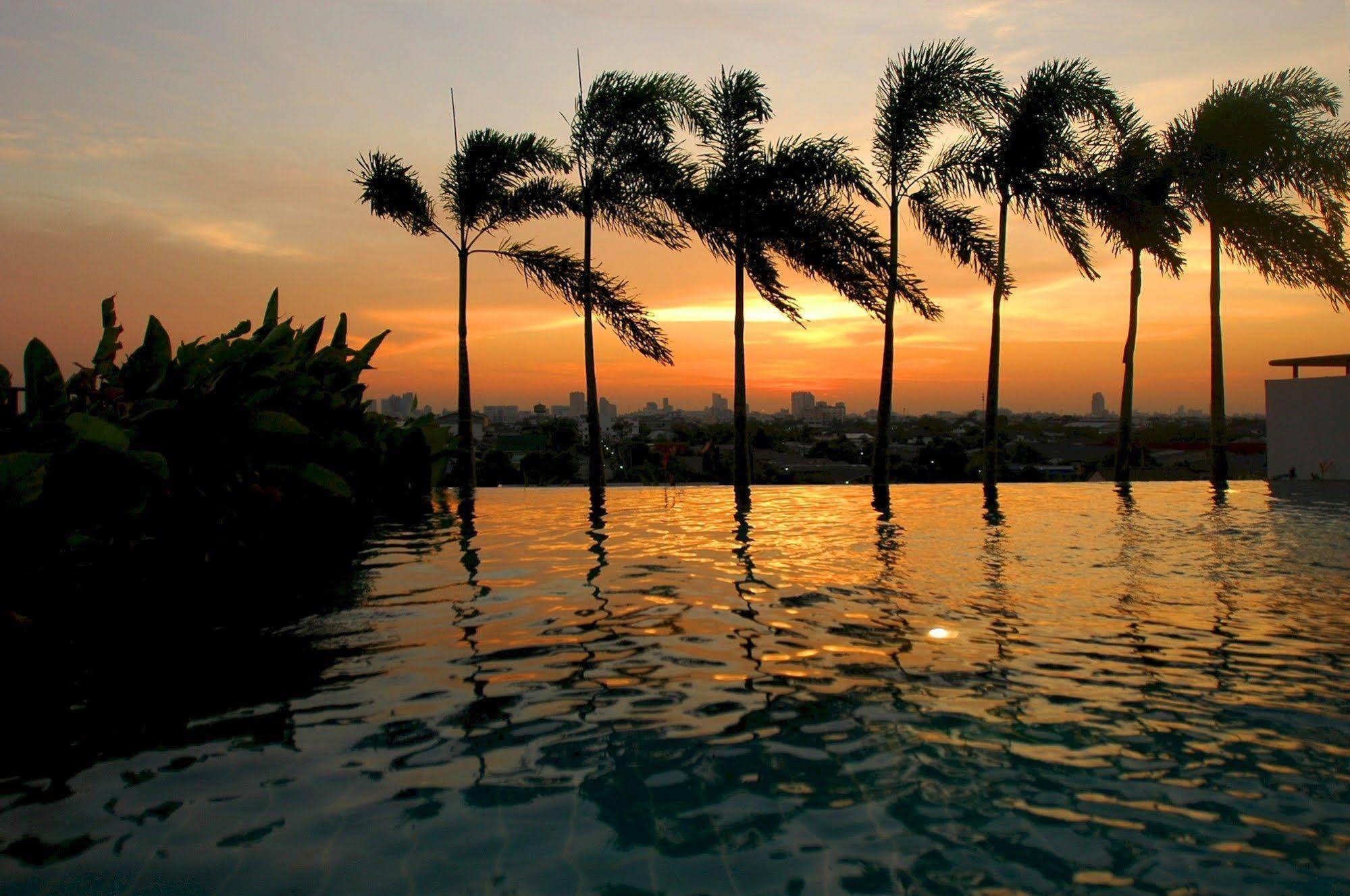 Bansabai Hostelling International Bangkok Exterior photo